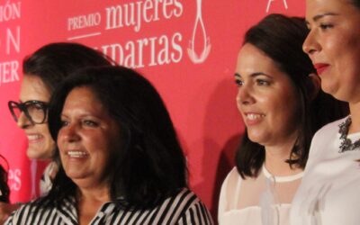 Nuestro proyecto «Embajadoras Sociales» ganó el Premio Mujeres Solidarias