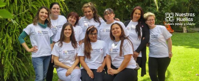 Ayudan a mujeres emprendedoras de bajos recursos y las empoderan con microcréditos y contención emocional.