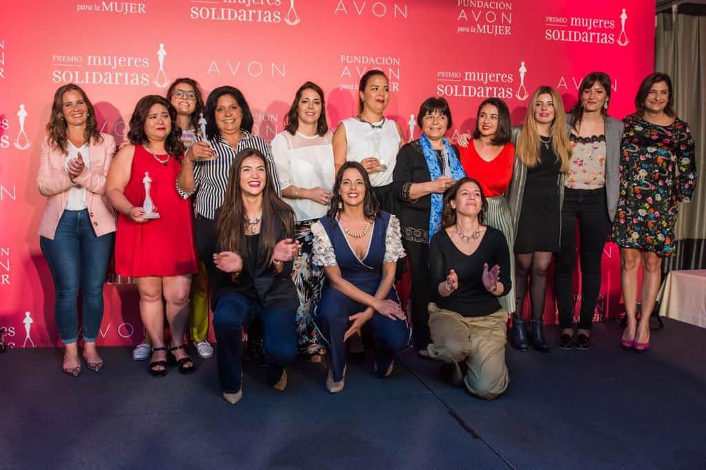 Avon entregó el premio Mujeres Solidarias